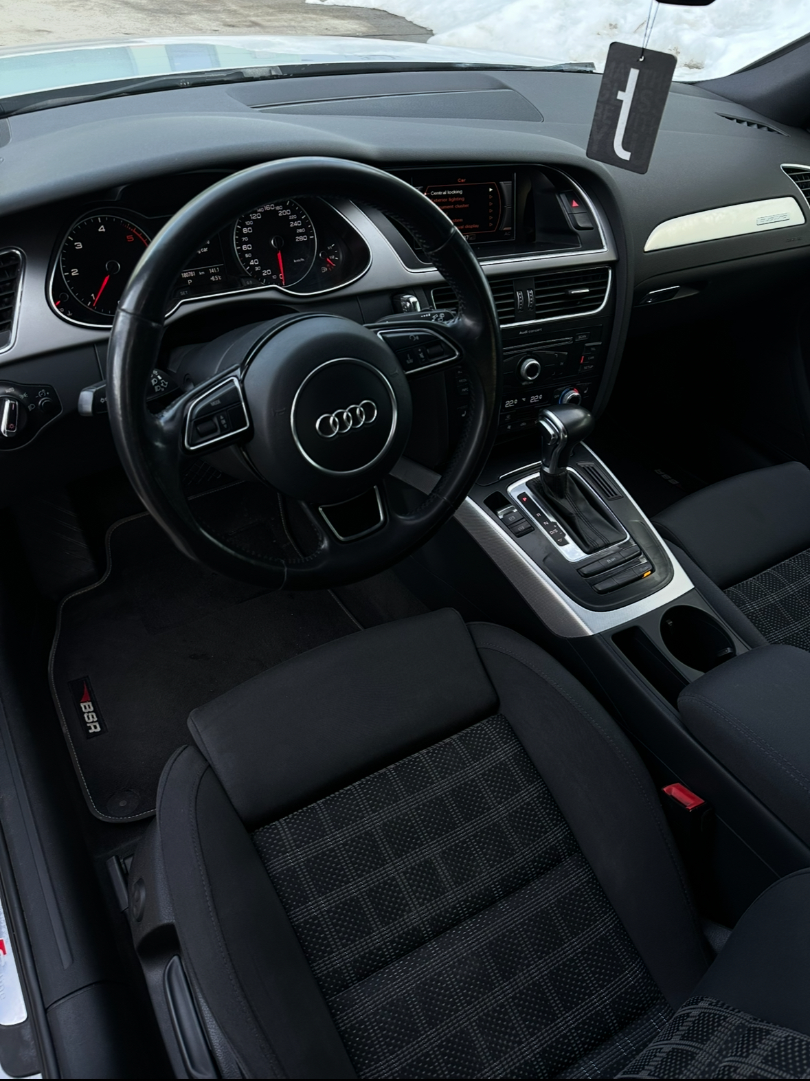Audi A4 B8 2.0 TDi QUATTRO S-line