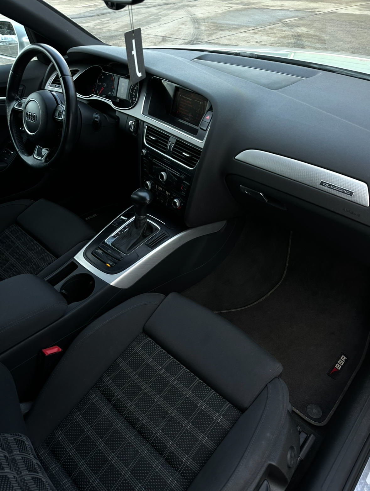 Audi A4 B8 2.0 TDi QUATTRO S-line