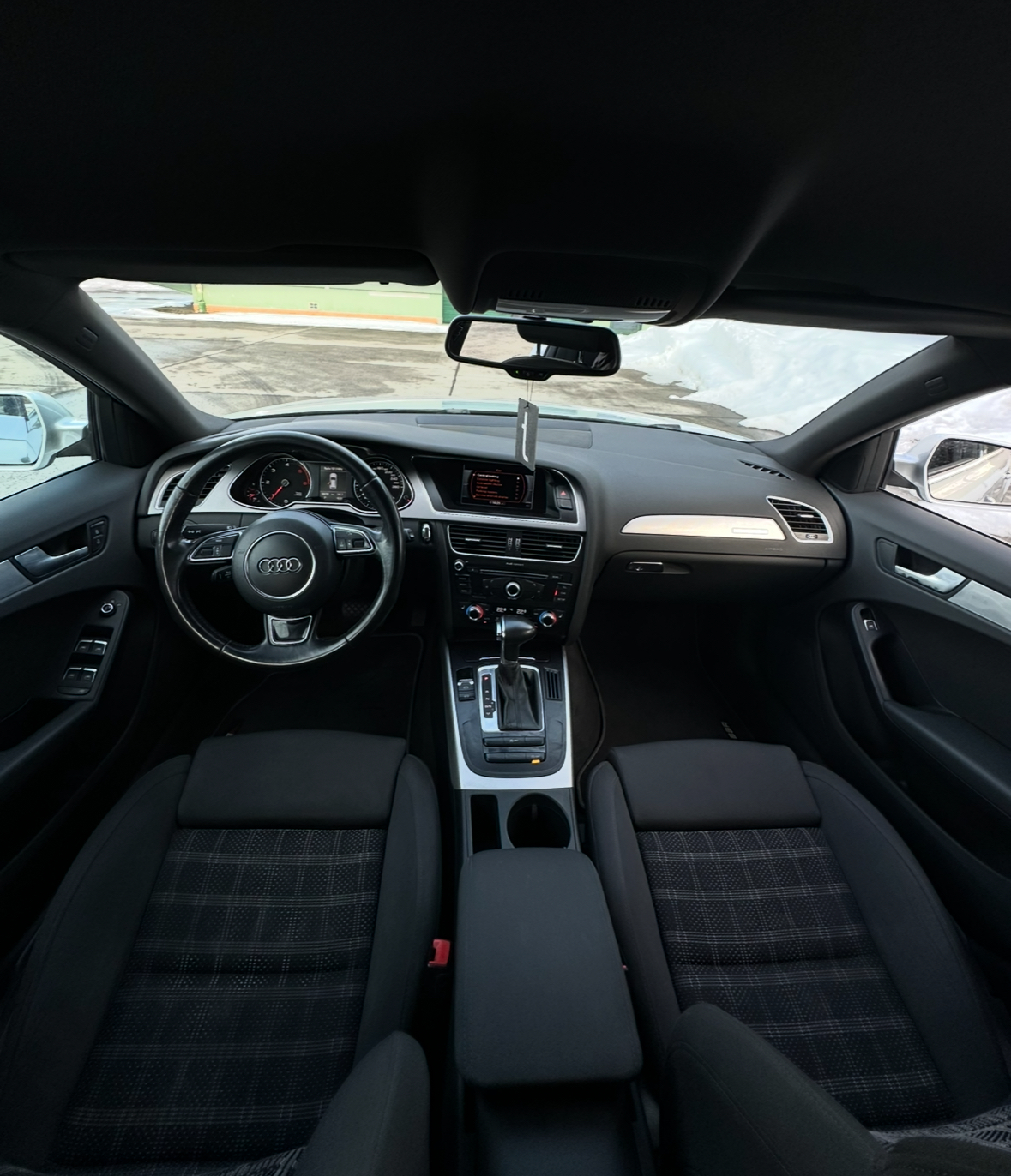 Audi A4 B8 2.0 TDi QUATTRO S-line