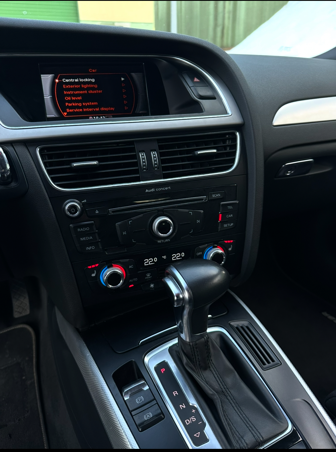 Audi A4 B8 2.0 TDi QUATTRO S-line